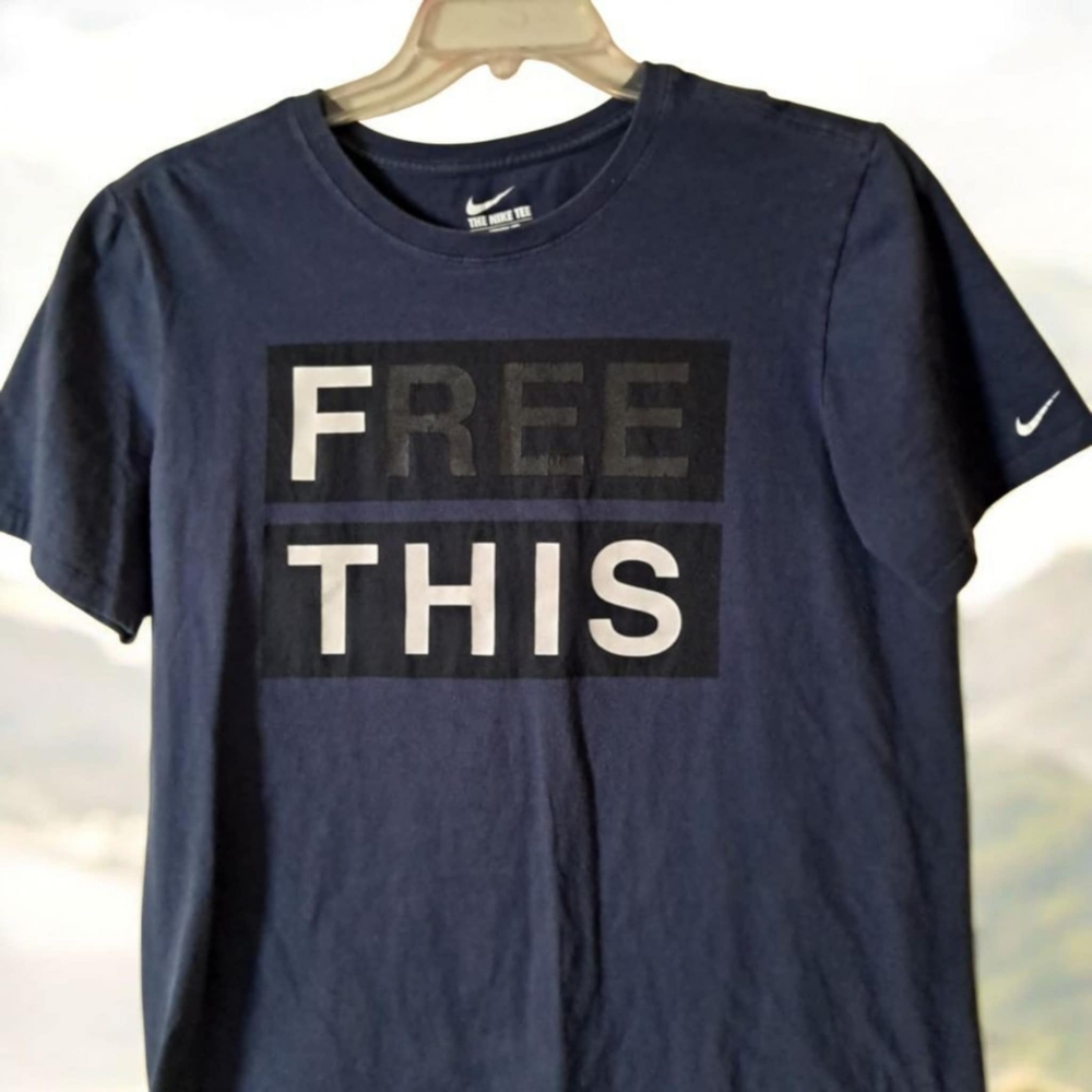Nike Men Blue  Navy Short Sleeve Tee Large